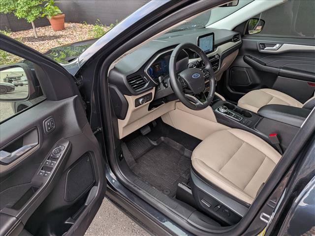 Used 2022 Ford Escape SEL w/ Technology Package AWD/4WD image 23