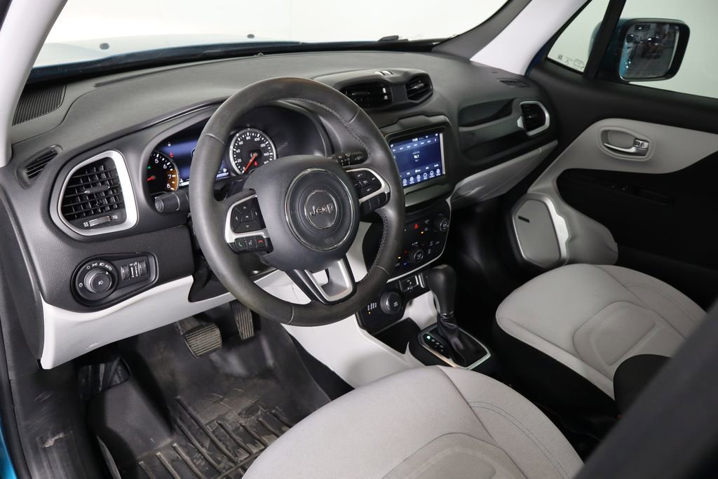 Used 2021 Jeep Renegade Latitude w/ Sun & Sound Group AWD/4WD image 24