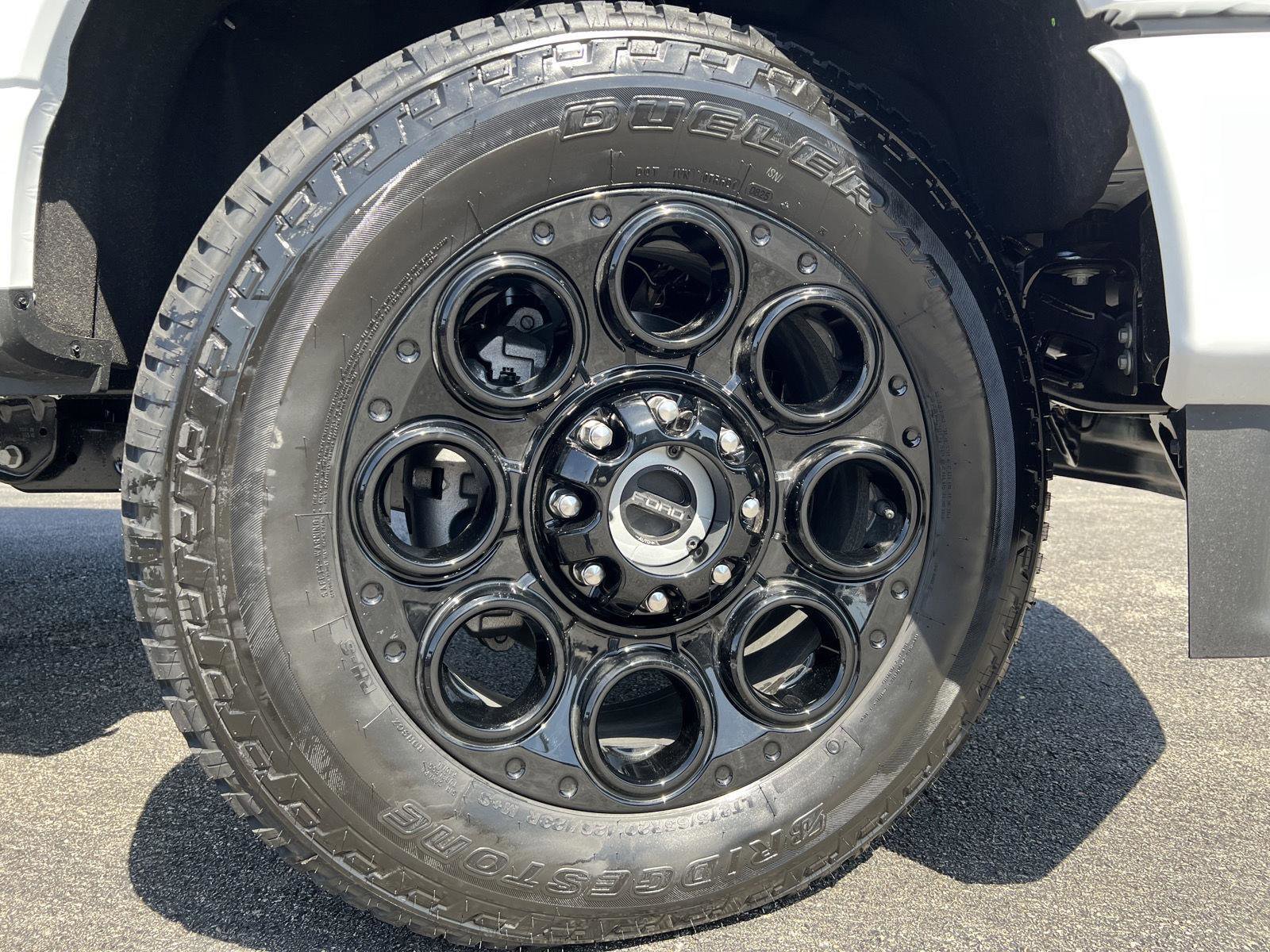 New 2025 Ford F250 Lariat w/ Lariat Ultimate Package image 2