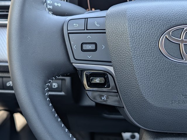 Used 2026 Toyota Camry SE FWD image 21