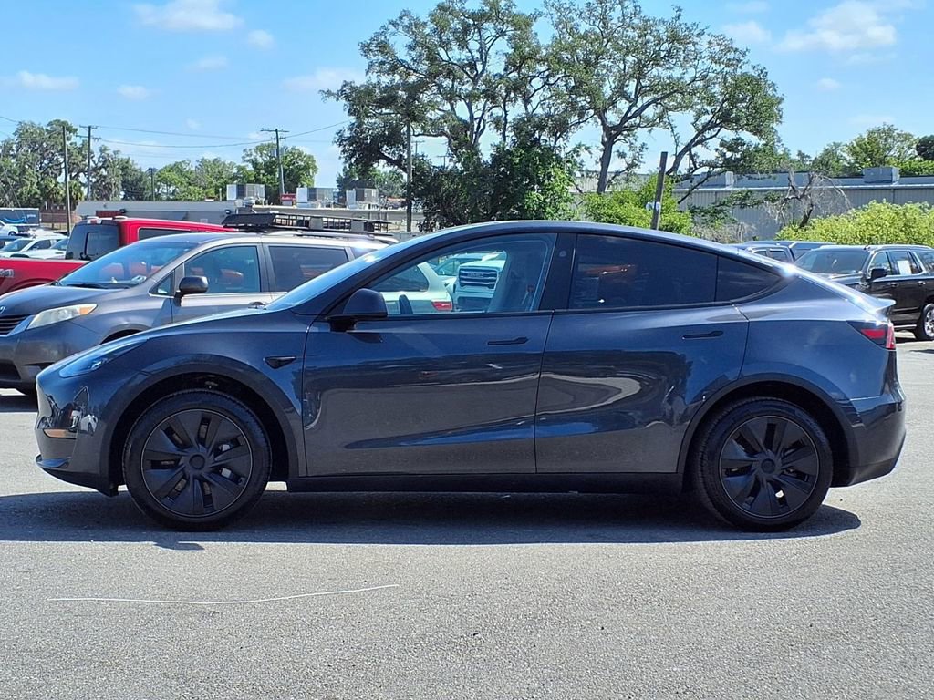 Used 2025 Tesla Model Y Long Range RWD image 4