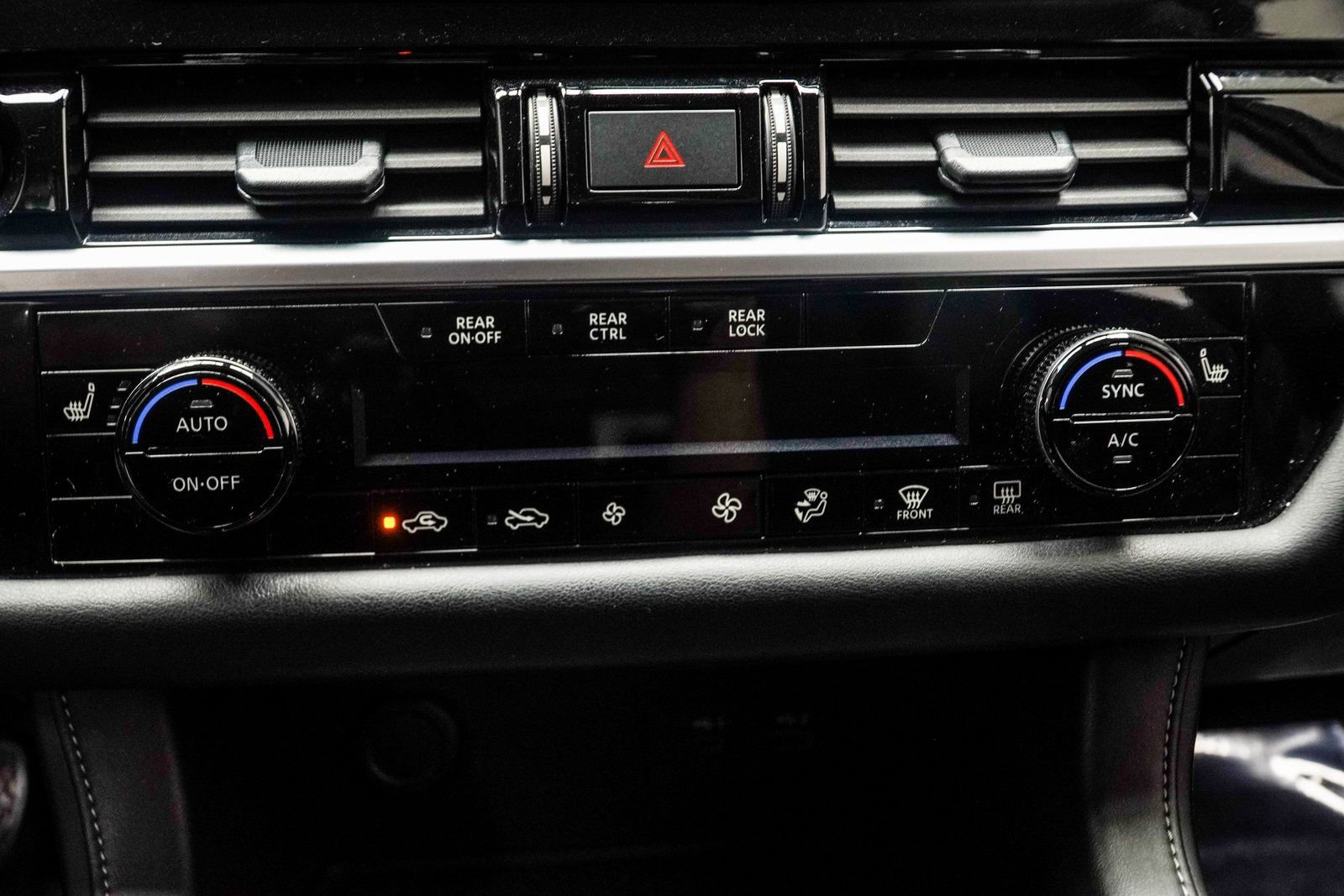 Used 2025 Nissan Pathfinder SV image 20