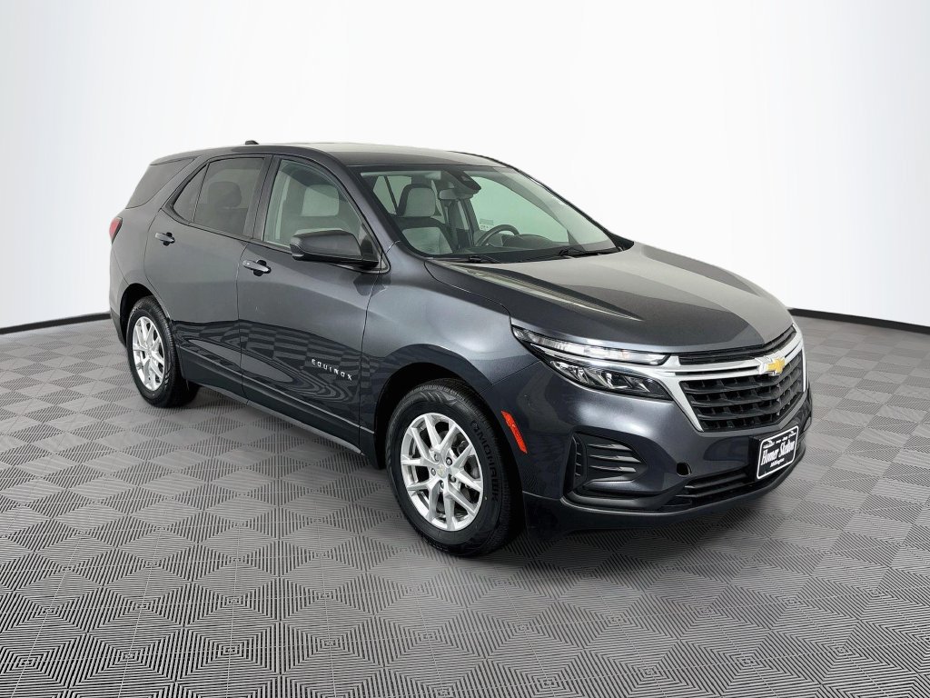 Used 2022 Chevrolet Equinox LS w/ LS Convenience Package FWD image 1