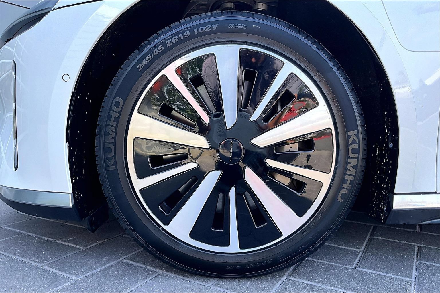 Used 2024 Lucid Air Touring AWD/4WD image 9