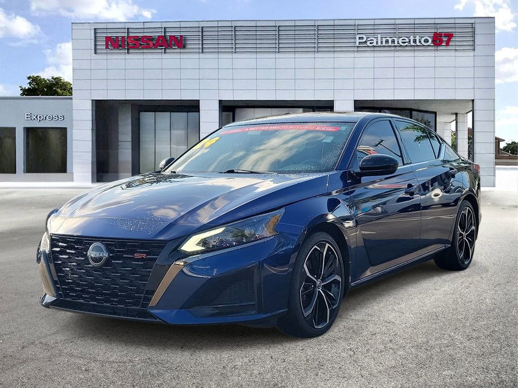 Certified 2024 Nissan Altima 2.5 SR image 3