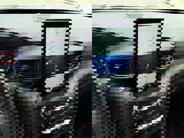 Used 2020 Ford Explorer Platinum w/ Premium Technology Package image 14