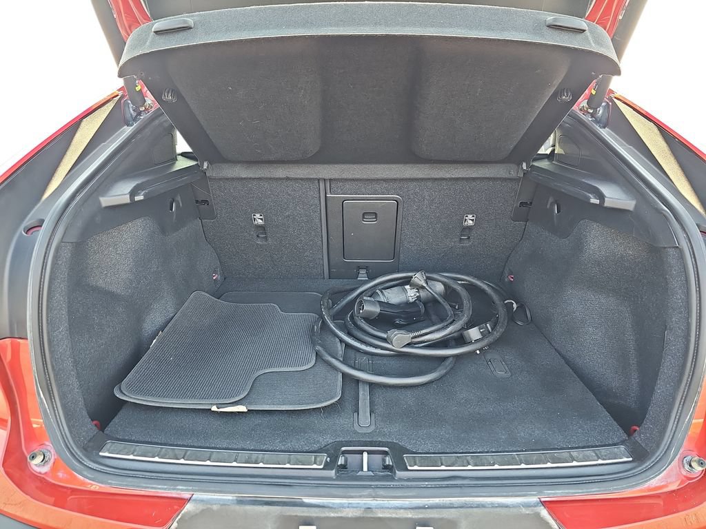 Used 2023 Volvo C40 P8 Recharge Ultimate AWD/4WD image 30