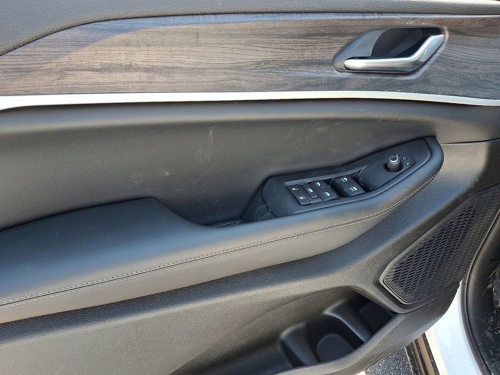 New 2026 Jeep Grand Cherokee Altitude AWD/4WD image 9