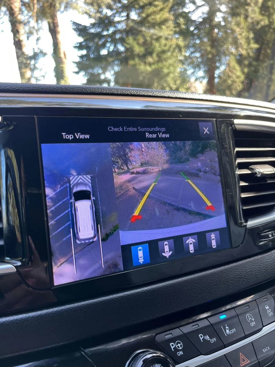 Used 2017 Chrysler Pacifica Touring-L Plus w/ Advanced Safetytec Group image 23