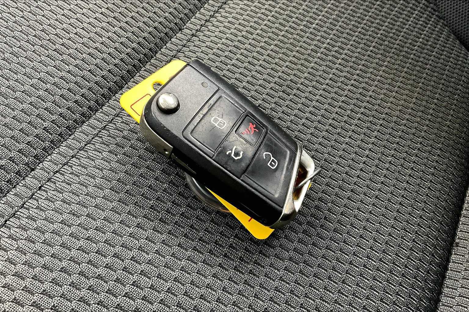 Used 2019 Volkswagen e-Golf SE w/ Driver Assistance Package image 16