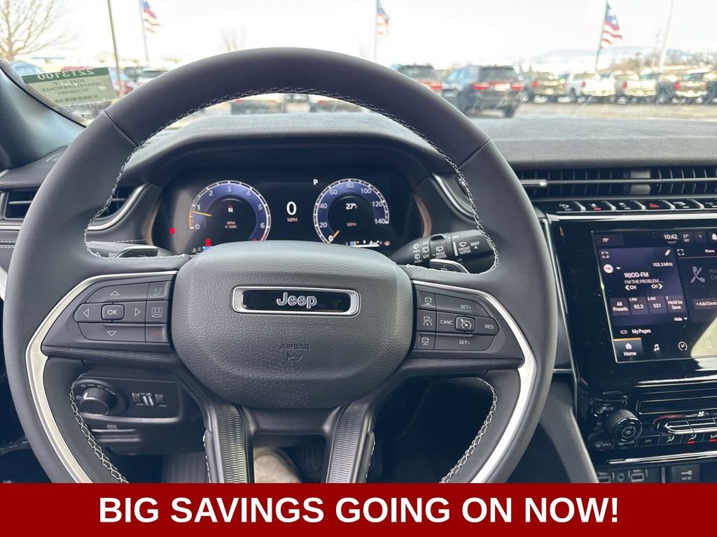 New 2025 Jeep Grand Cherokee Laredo AWD/4WD image 24