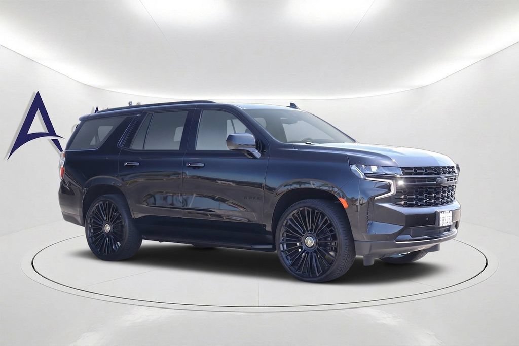 Used 2024 Chevrolet Tahoe LS RWD image 3