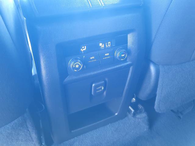 Used 2023 Chevrolet Traverse LT image 20