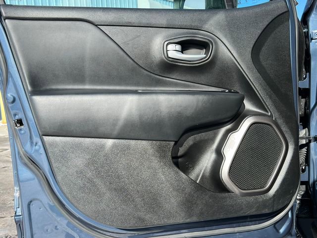 Used 2023 Jeep Renegade Latitude image 12