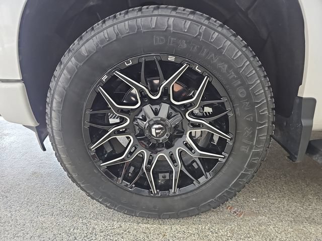 Used 2024 Chevrolet Silverado 1500 High Country w/ Technology Package AWD/4WD image 25