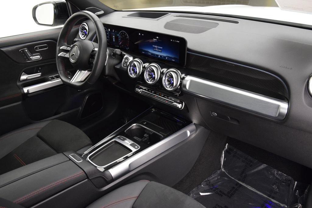 Certified 2024 Mercedes-Benz GLB 250 4MATIC w/ Pinnacle Package image 15