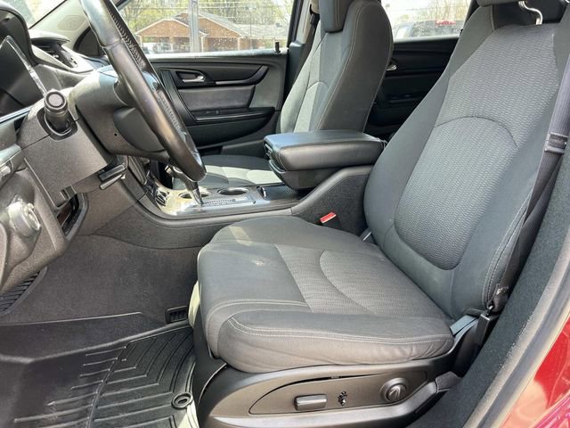 Used 2017 Chevrolet Traverse LT w/ Style and Technology Package image 30