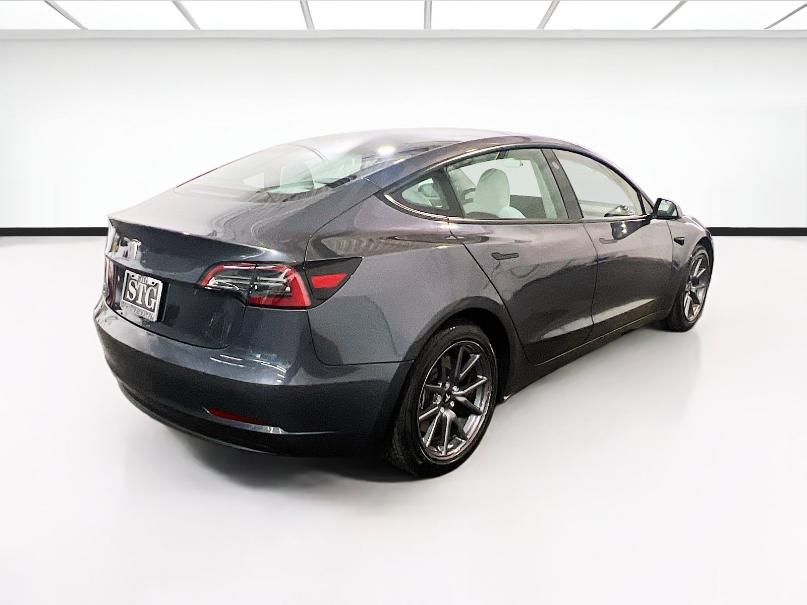 Used 2023 Tesla Model 3 Standard Range RWD image 4