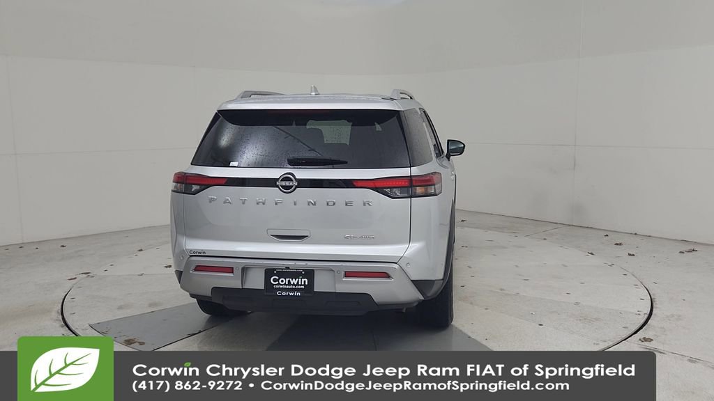 Used 2025 Nissan Pathfinder SL image 13