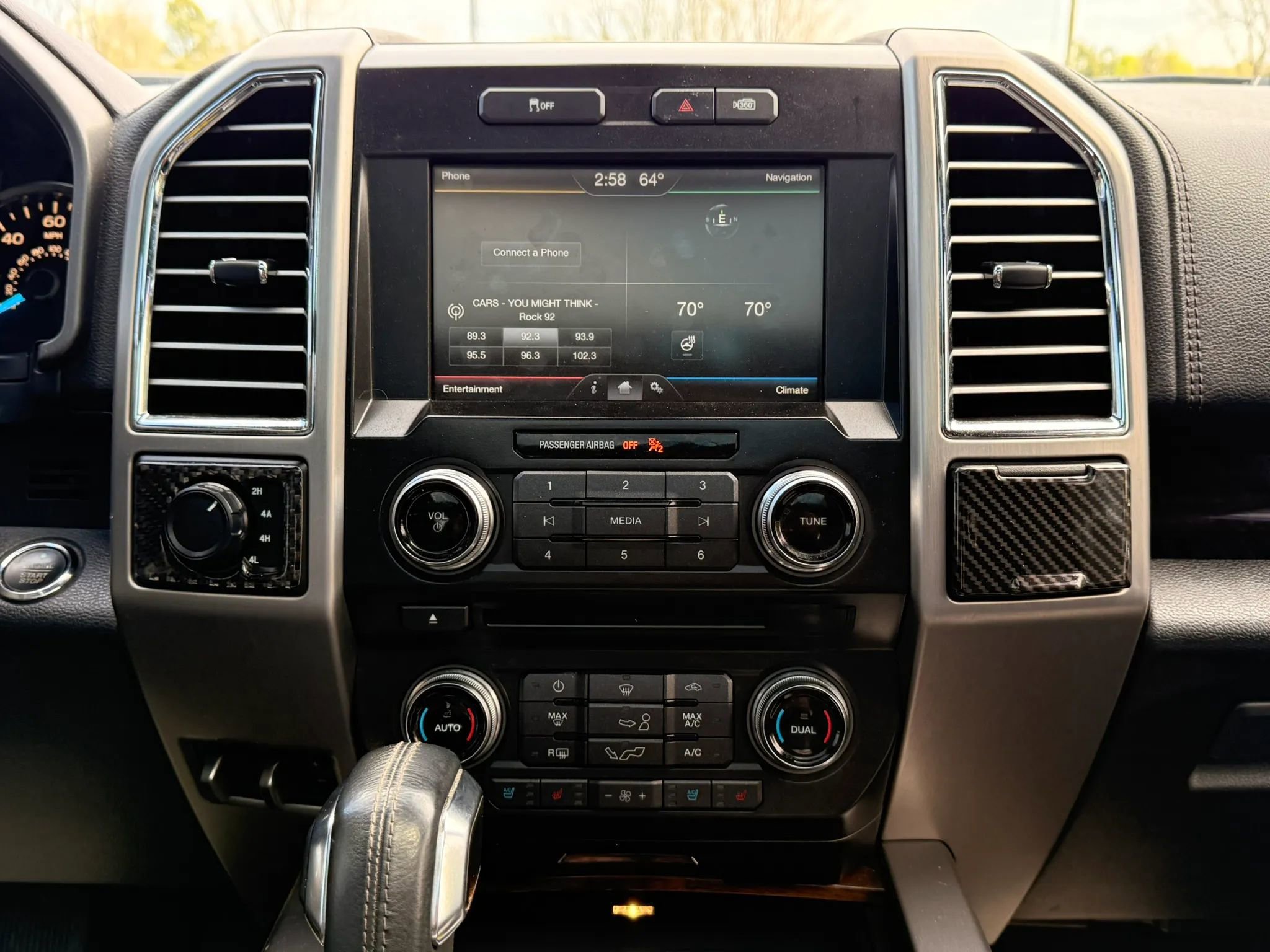 Used 2015 Ford F150 Platinum w/ Equipment Group 701A Luxury image 22