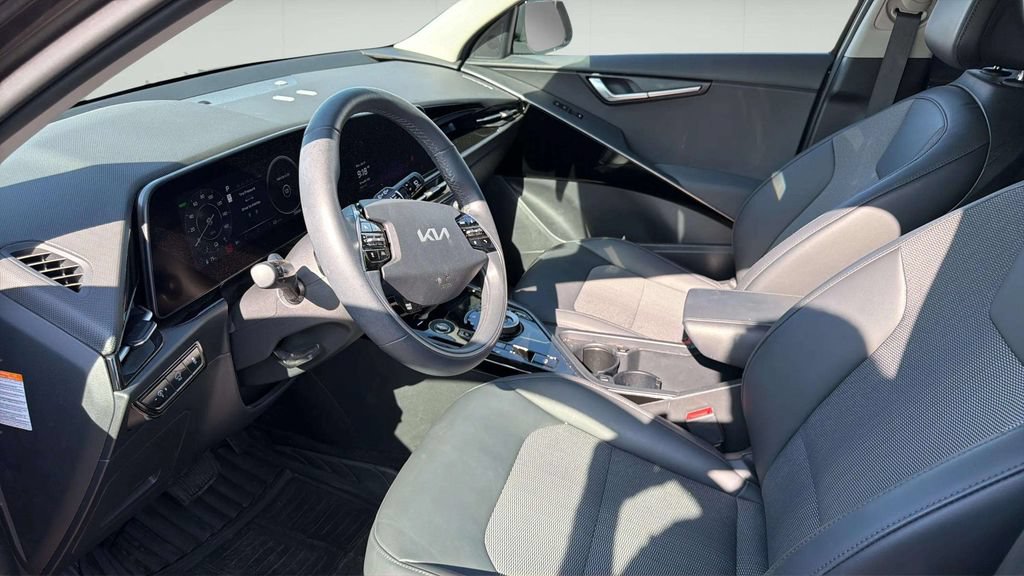 Used 2023 Kia Niro Wind FWD image 9