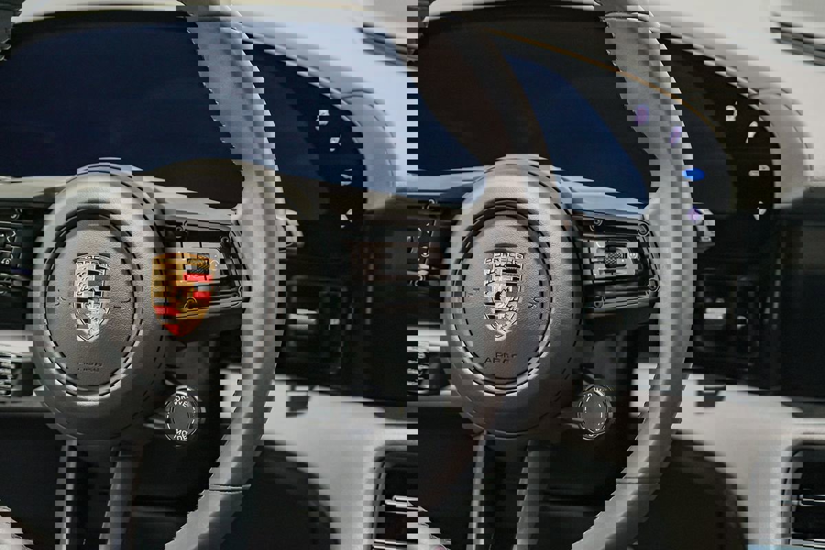 Used 2022 Porsche Taycan 4S image 16