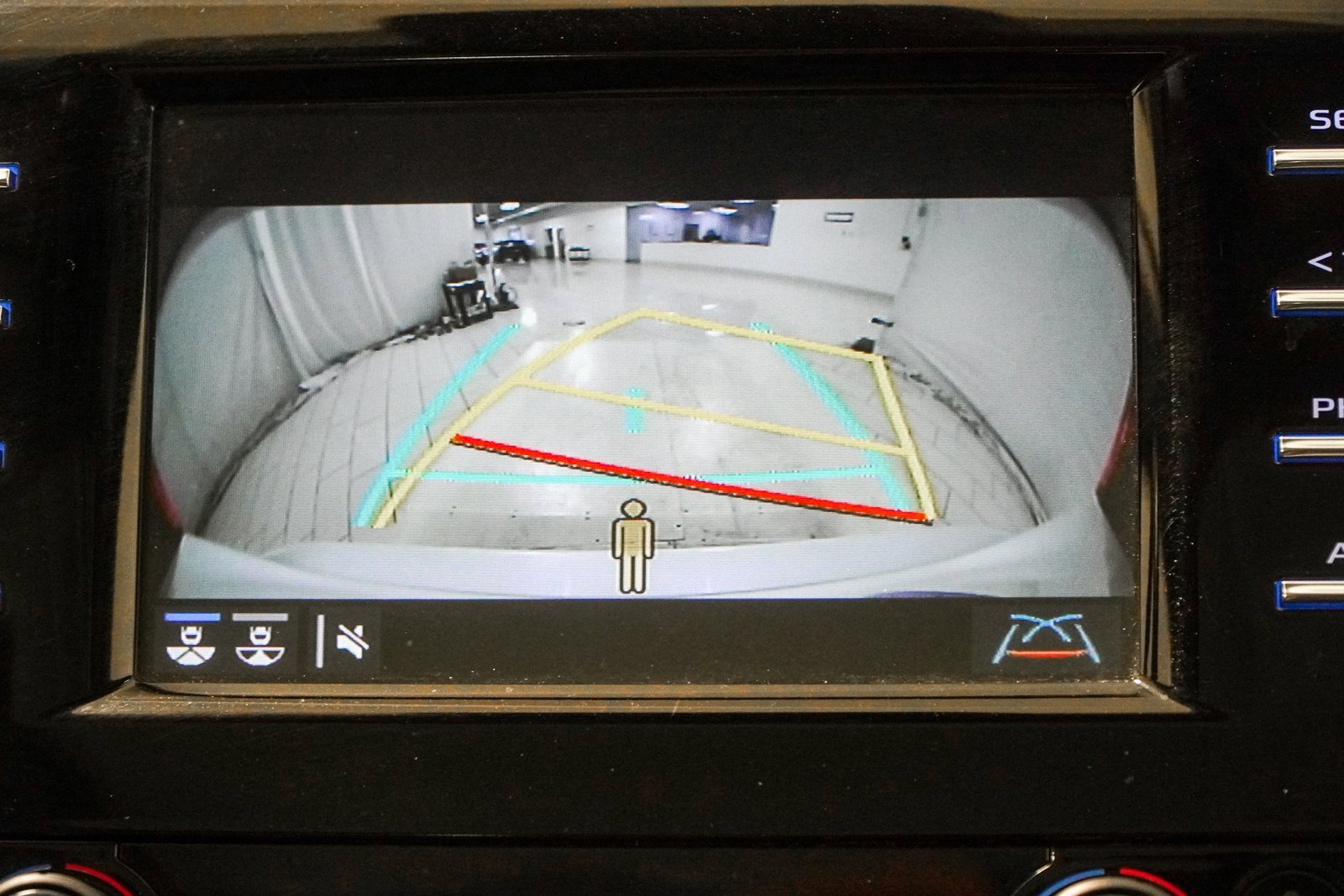 Used 2018 Toyota Camry XLE image 31