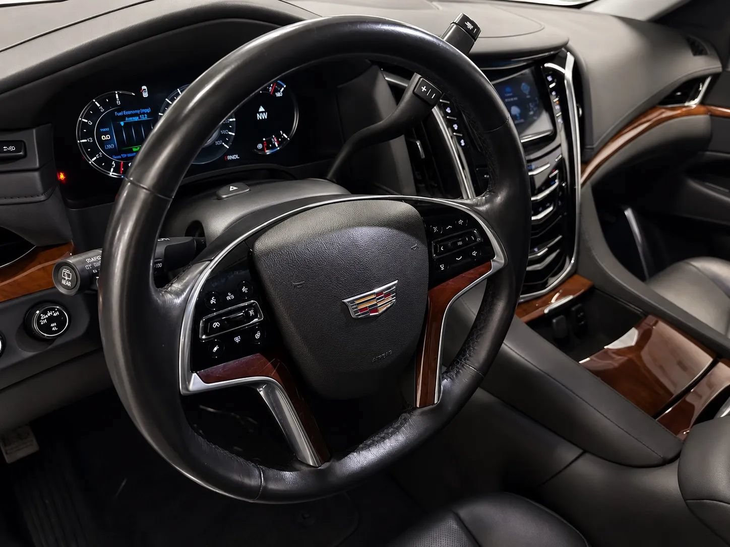 Used 2020 Cadillac Escalade ESV Luxury AWD/4WD image 9