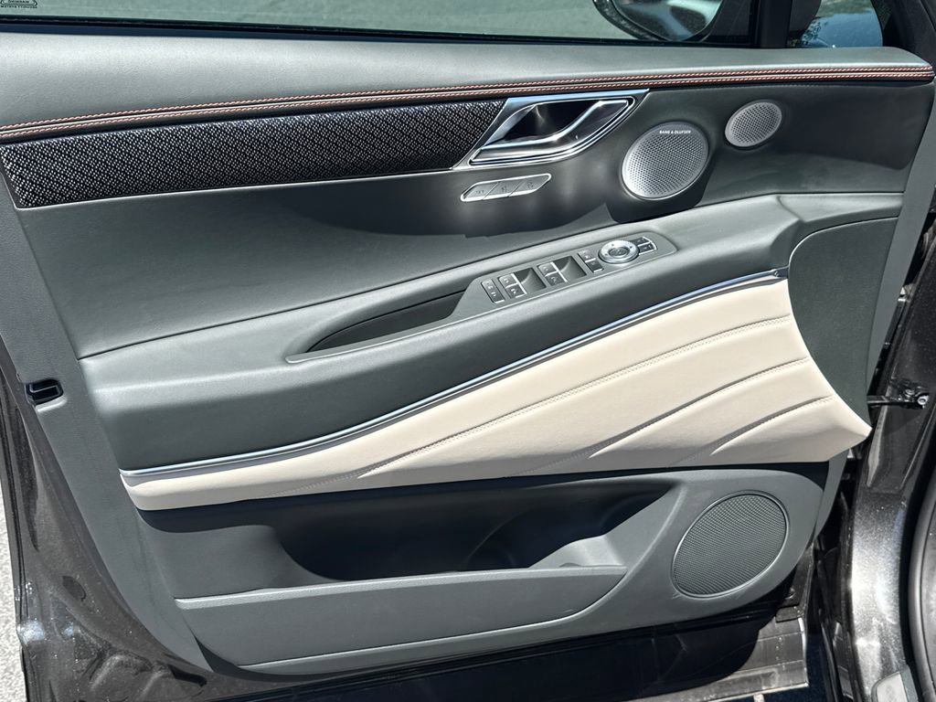 Used 2025 Genesis GV80 3.5T e-SC AWD/4WD image 10