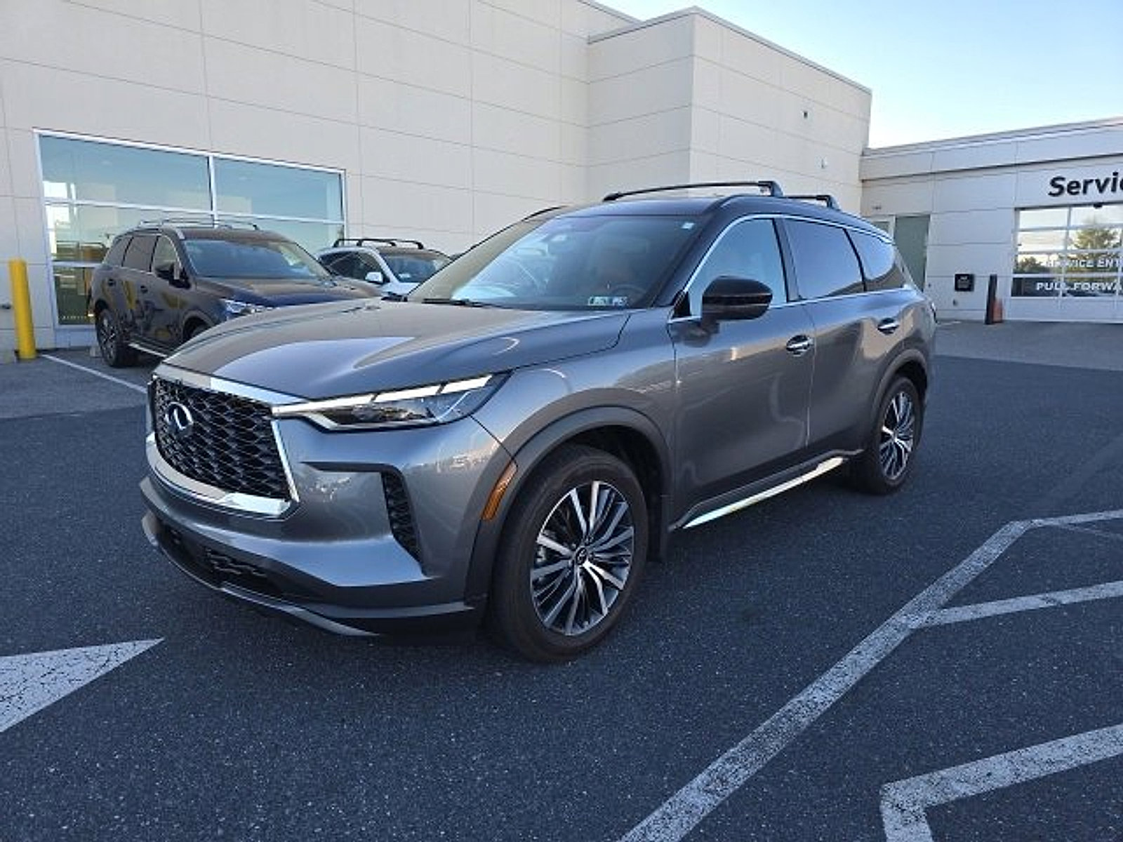 Certified 2025 INFINITI QX60 Autograph w/ Cargo Package image 3