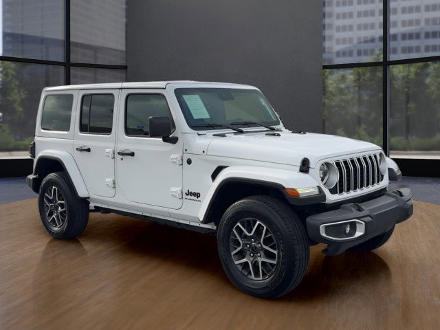 Used 2025 Jeep Wrangler Unlimited Sahara AWD/4WD image 3
