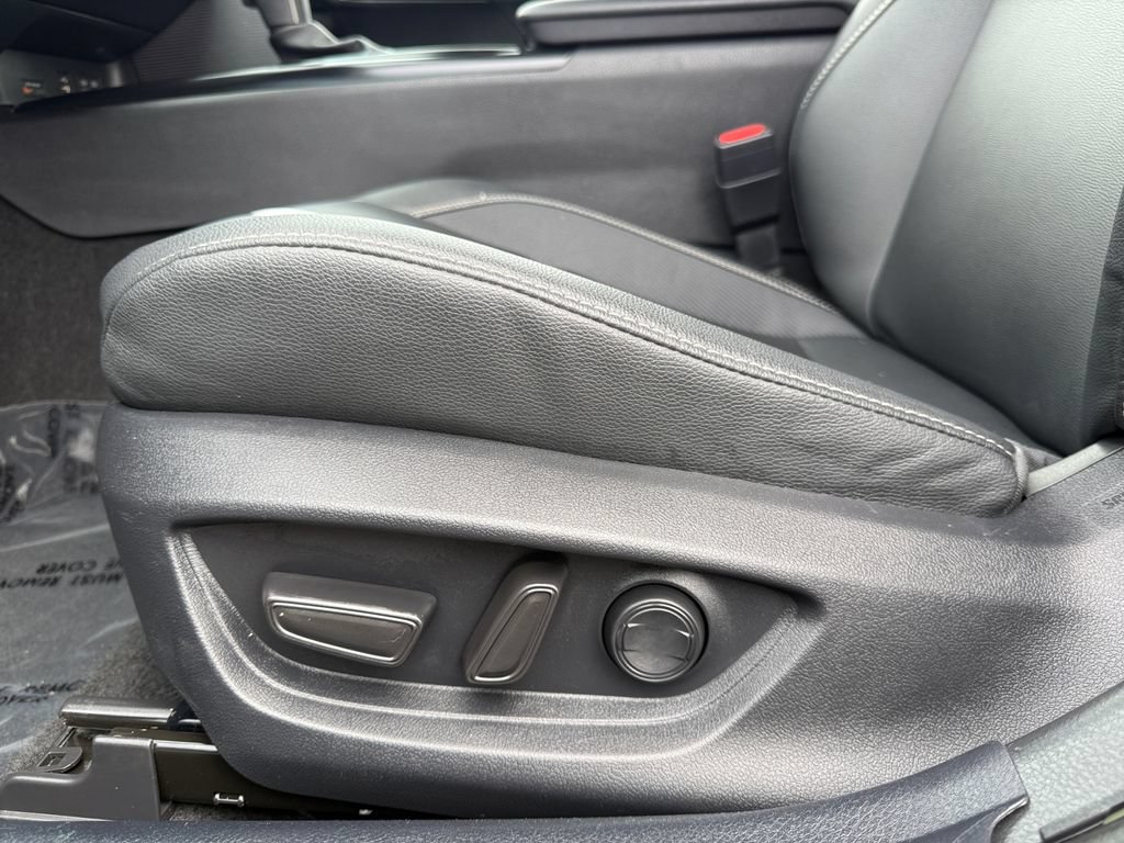 Used 2025 Toyota Camry SE FWD image 10