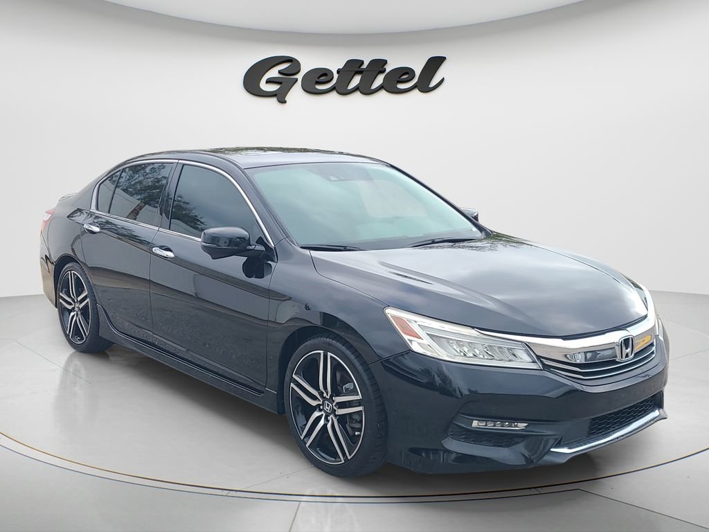 Used 2017 Honda Accord Touring video 2