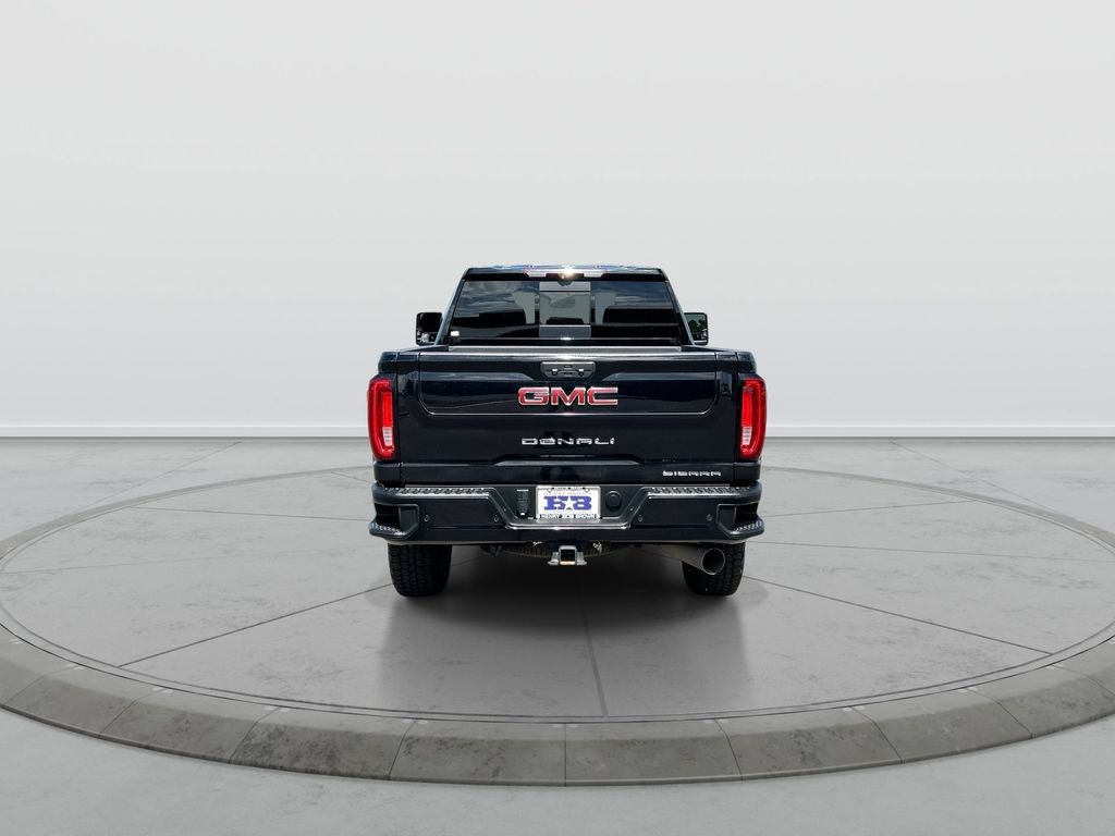 Used 2023 GMC Sierra 2500 Denali w/ Denali Black Diamond Edition AWD/4WD image 7