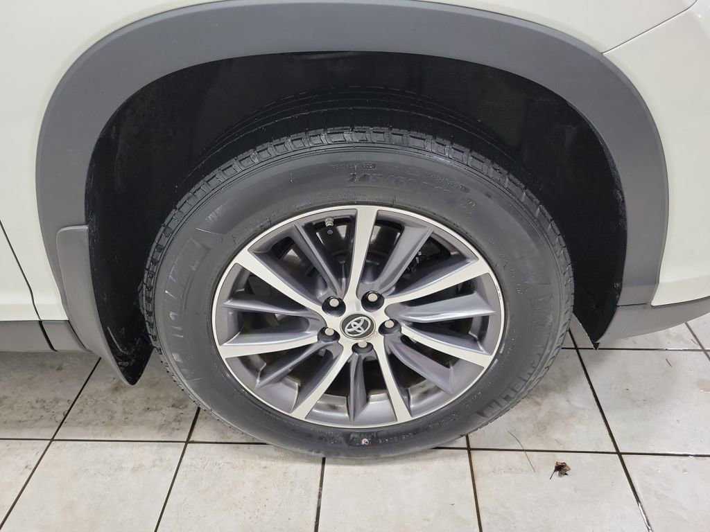 Used 2019 Toyota Highlander XLE image 50