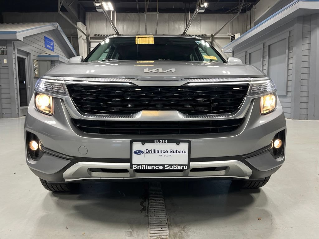 Used 2023 Kia Seltos EX AWD/4WD image 2