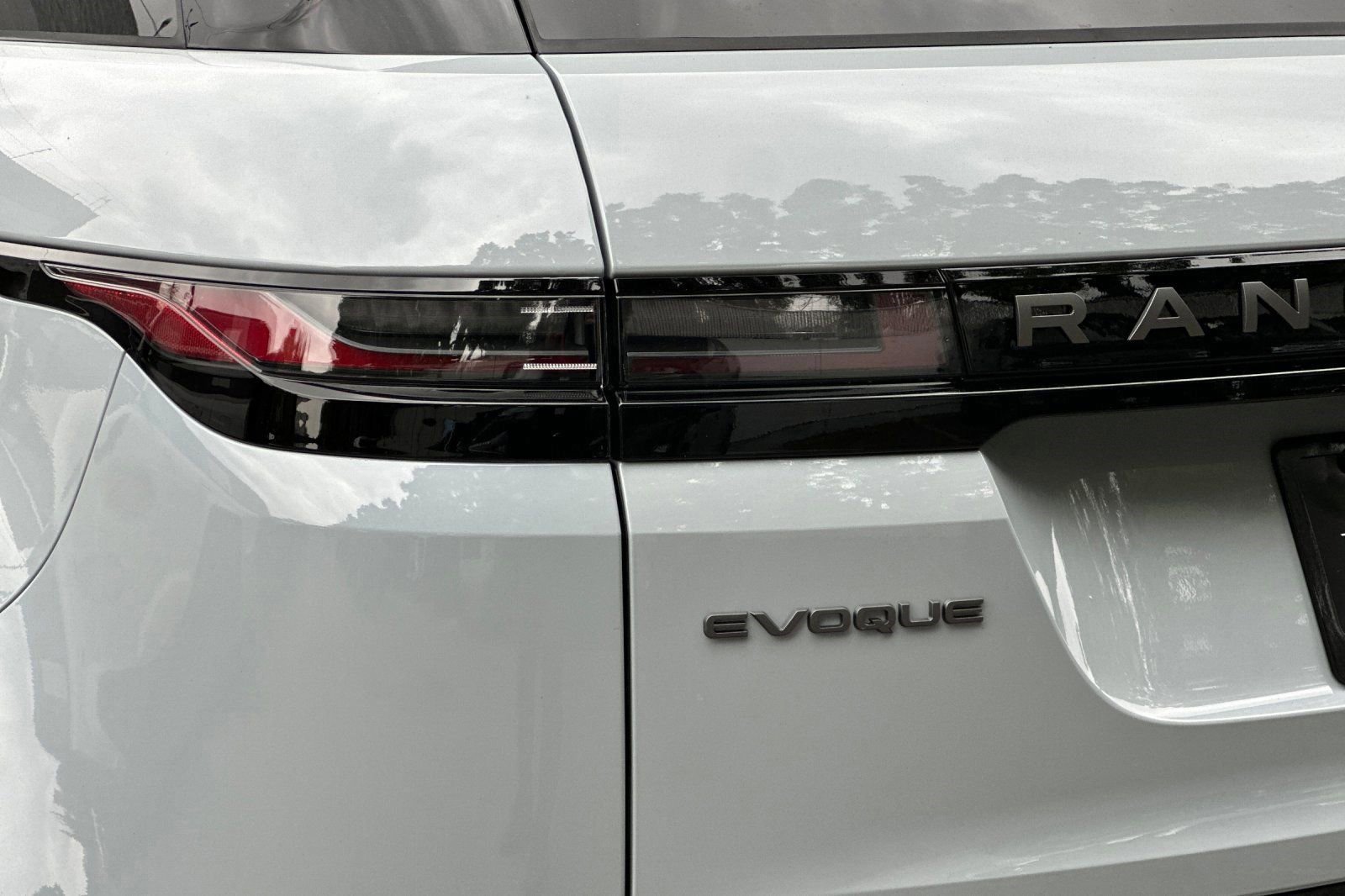New 2026 Land Rover Range Rover Evoque S image 13