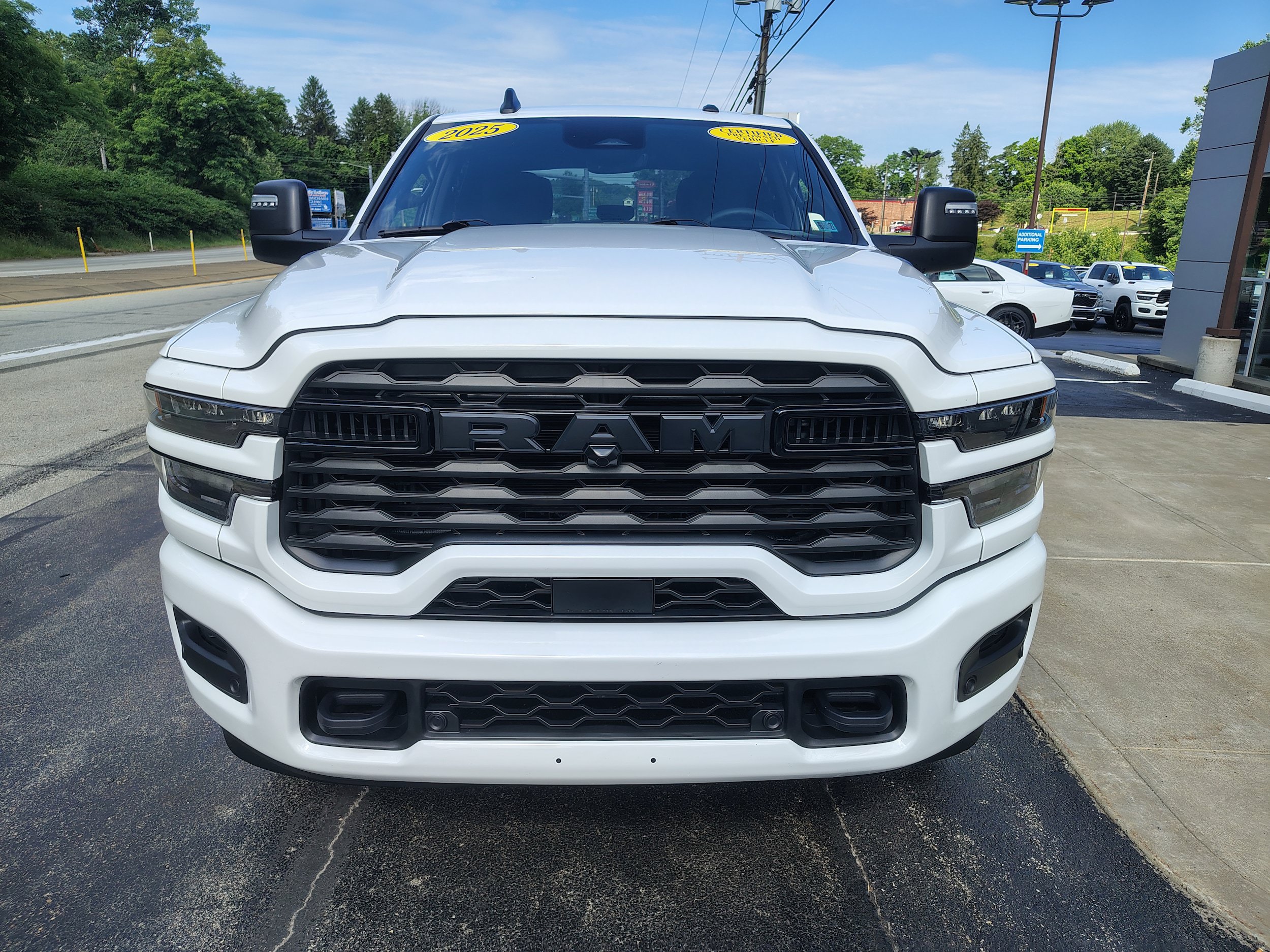 Certified 2025 RAM 2500 Big Horn AWD/4WD image 3