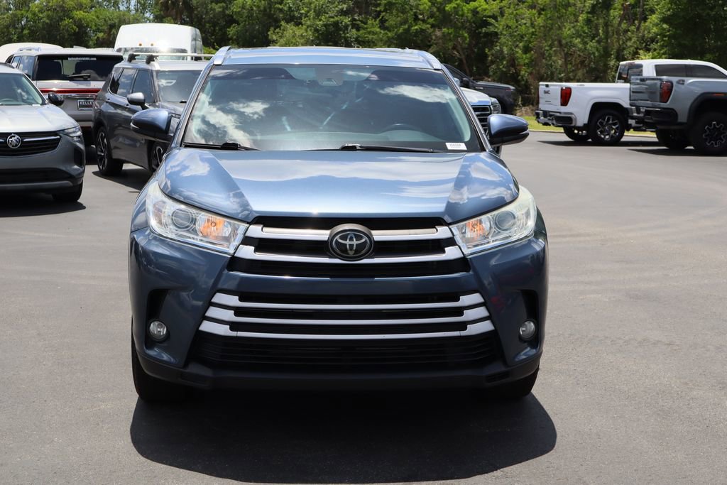 Used 2019 Toyota Highlander XLE FWD image 4
