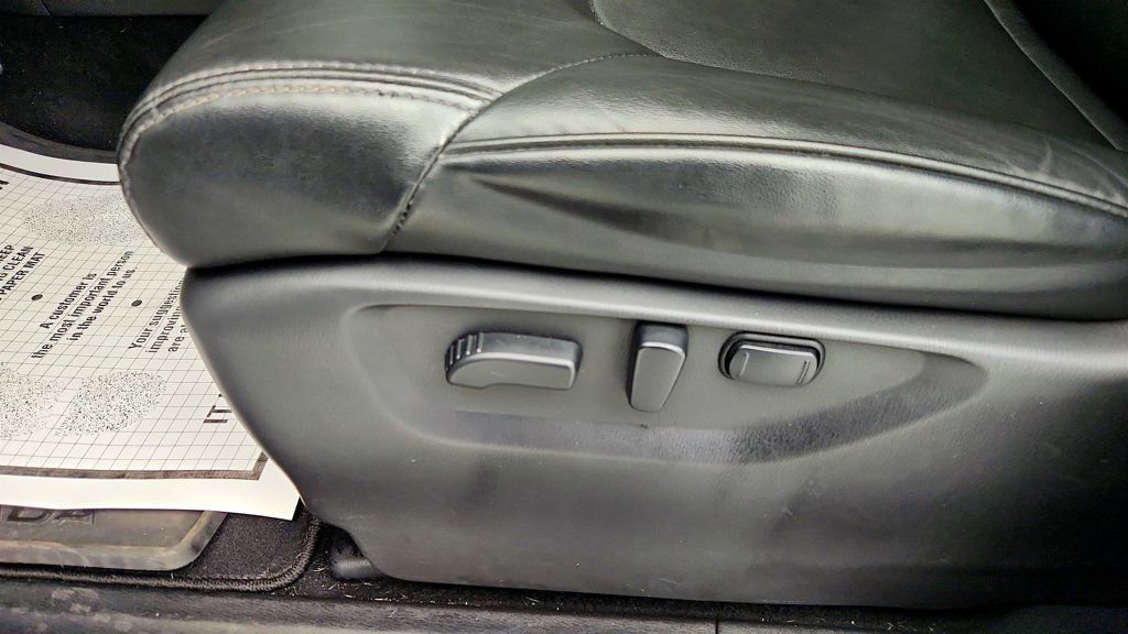 Used 2022 Nissan Armada SV w/ SV Appearance Package image 11