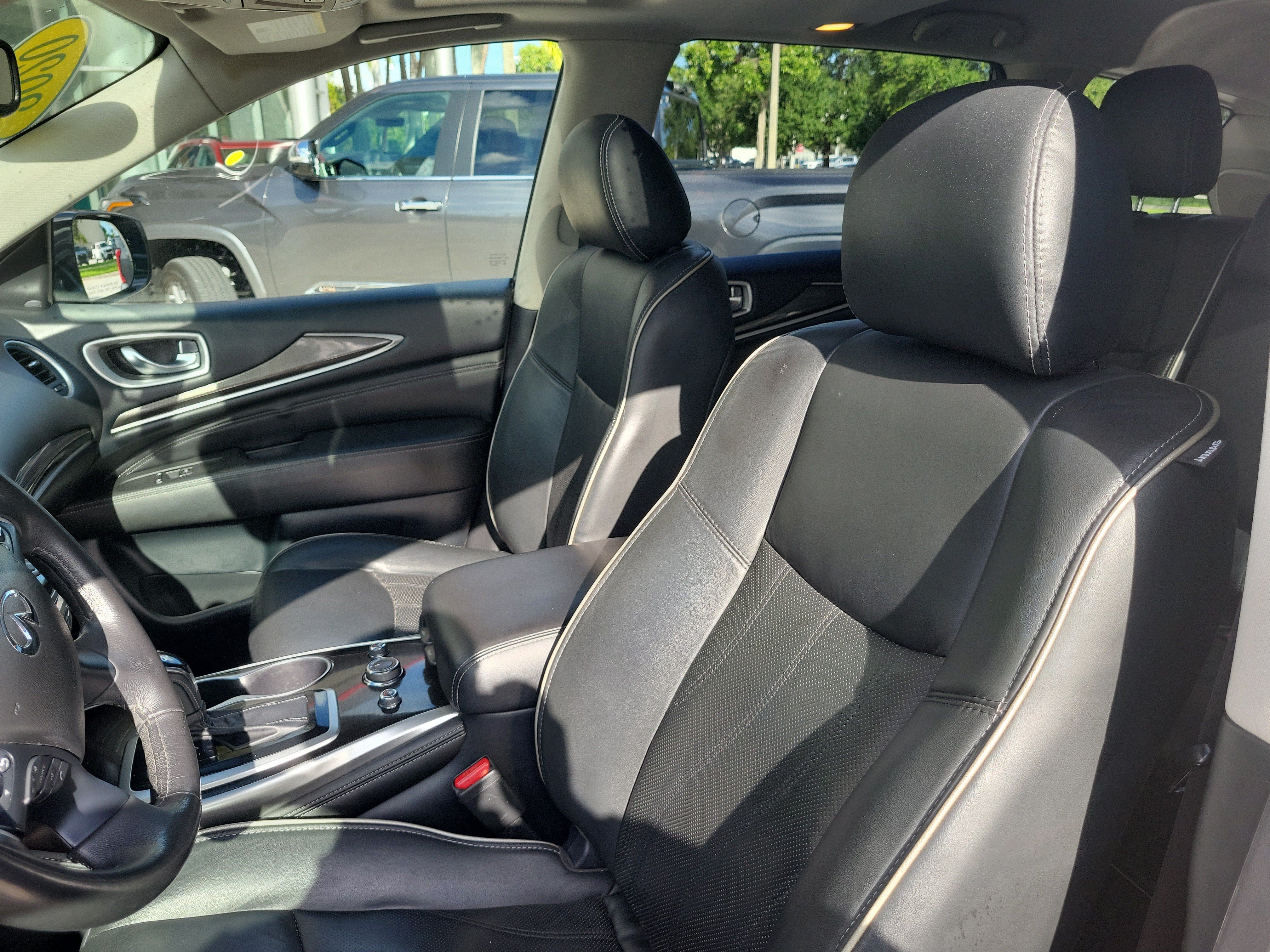 Used 2020 INFINITI QX60 Luxe w/ Essential Package FWD image 23