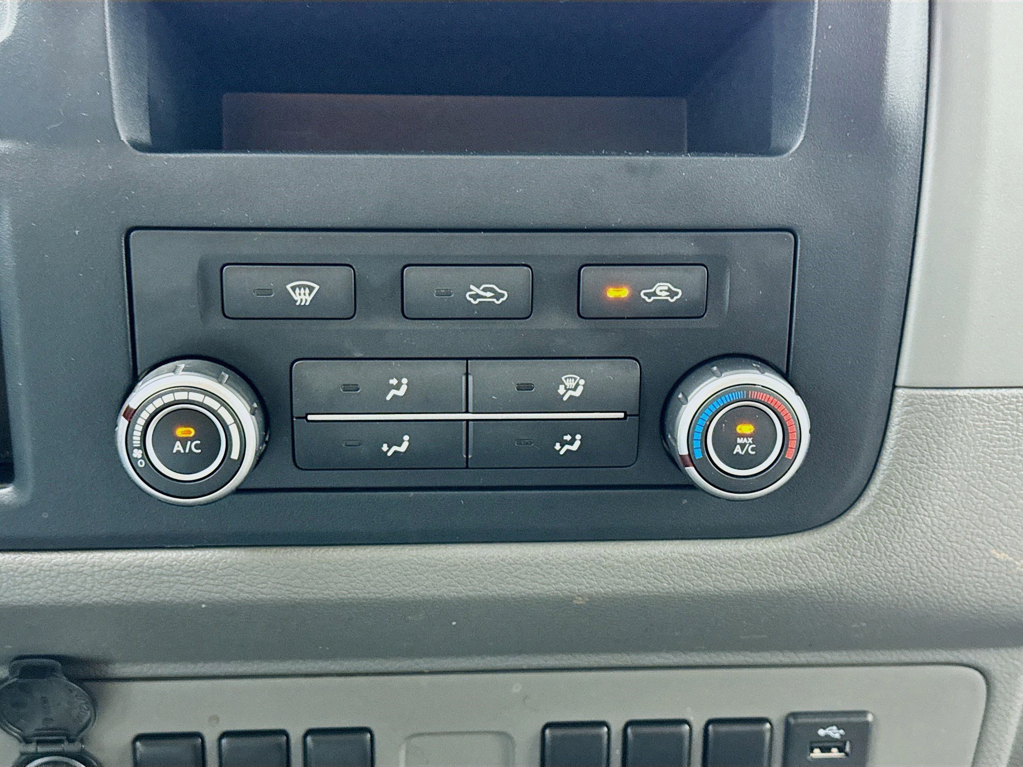 Used 2020 Nissan NV 2500 S image 12