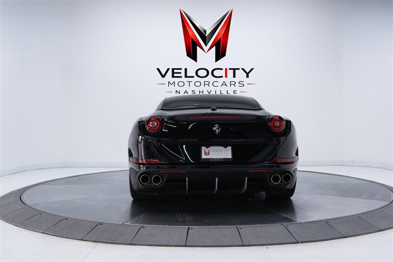 Used 2017 Ferrari California T RWD image 7