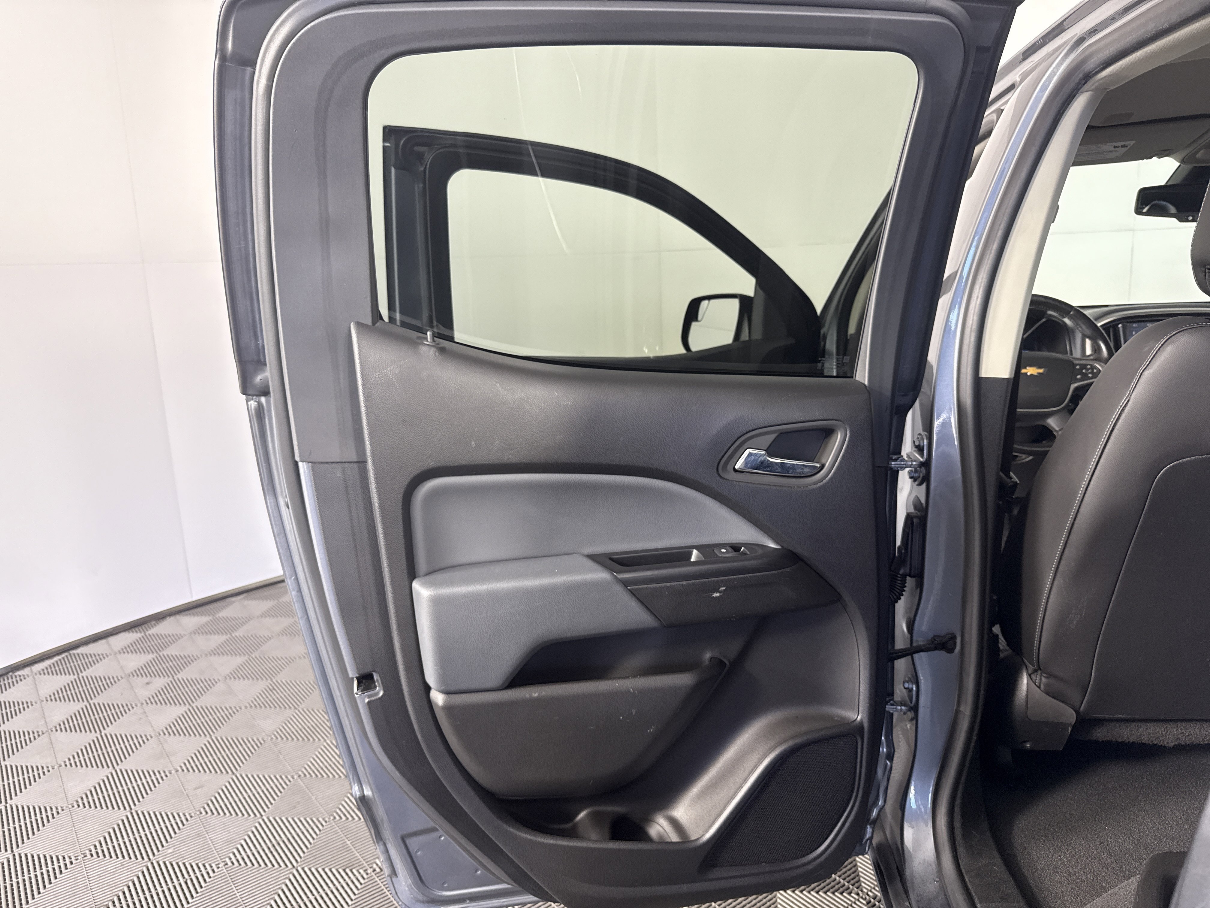 Used 2022 Chevrolet Colorado Z71 w/ Safety Package image 16