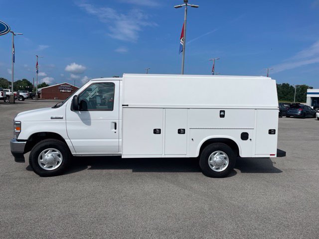 New 2027 Ford E-350 and Econoline 350 Super Duty w/ Power Equipment Group RWD image 6