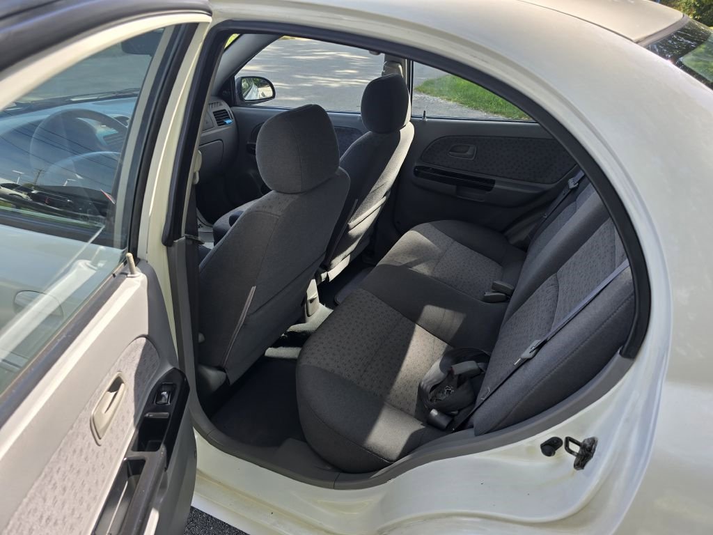 Used 2005 Kia Rio Sedan image 10