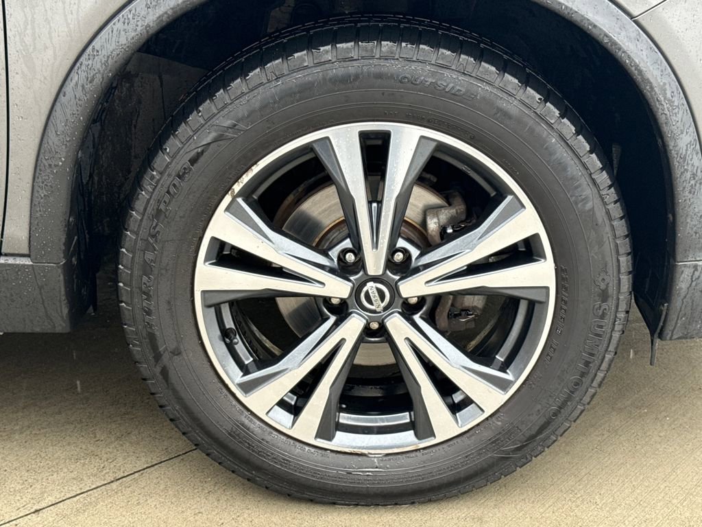 Used 2017 Nissan Rogue SL w/ SL Premium Package image 11