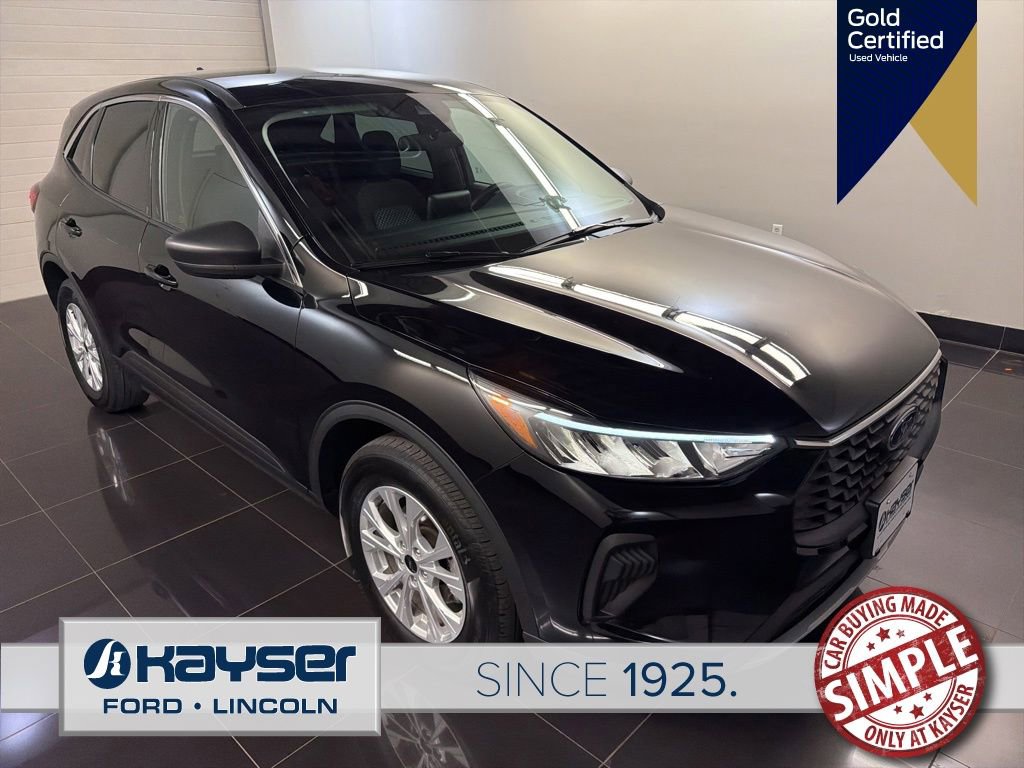 Used 2023 Ford Escape Active AWD/4WD image 1