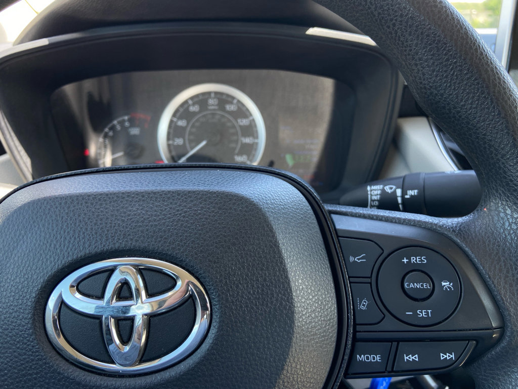 Used 2021 Toyota Corolla LE w/ Carpet Mat Package (TMS) FWD image 14
