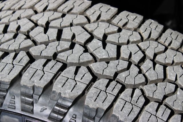 Used 2025 GMC Sierra 2500 AT4 w/ AT4 Premium Plus Package image 18